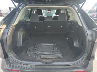 2019 Toyota RAV4 LE - miniatura 16