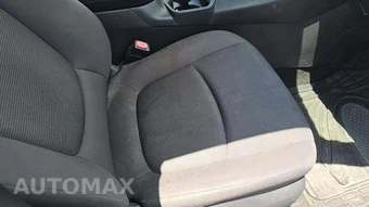 2019 Toyota RAV4 LE - miniatura 26