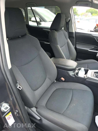 2019 Toyota RAV4 LE - miniatura 18