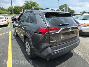 2019 Toyota RAV4 LE - miniatura 2