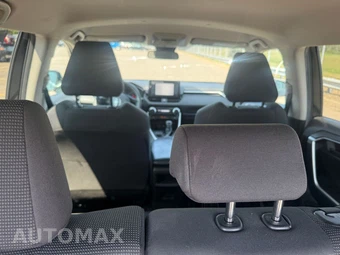 2019 Toyota RAV4 LE - miniatura 11