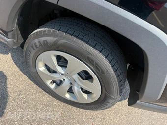 2019 Toyota RAV4 LE - miniatura 12