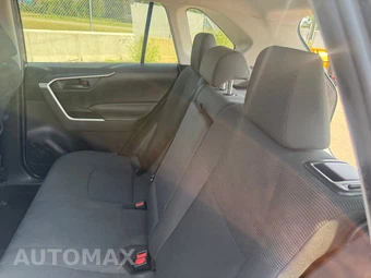 2019 Toyota RAV4 LE - miniatura 15