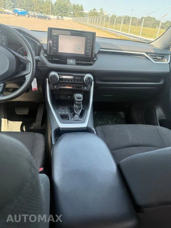 2019 Toyota RAV4 LE - miniatura 18