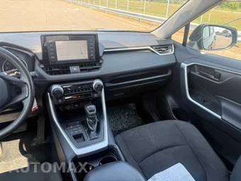 2019 Toyota RAV4 LE - miniatura 19