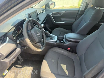 2019 Toyota RAV4 LE - miniatura 21
