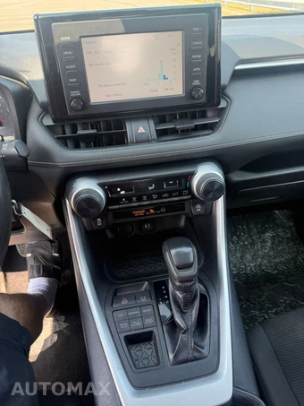2019 Toyota RAV4 LE - miniatura 27