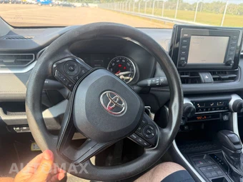 2019 Toyota RAV4 LE - miniatura 33