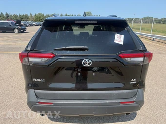 2019 Toyota RAV4 LE - miniatura 4