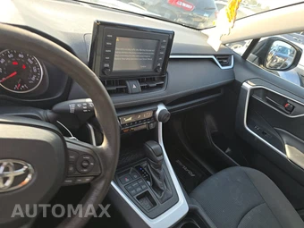 2019 Toyota RAV4 LE - miniatura 11