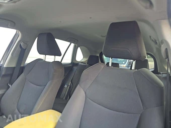 2019 Toyota RAV4 LE – miniatura 11