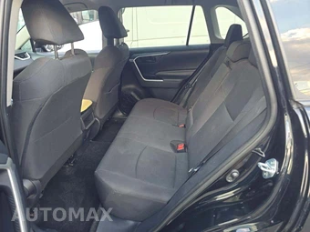 2019 Toyota RAV4 LE – miniatura 13