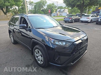 2019 Toyota RAV4 LE – miniatura 4