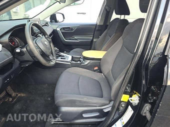 2019 Toyota RAV4 LE – miniatura 6