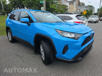 2019 Toyota RAV4 LE – miniatura 4