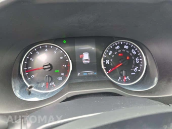 2019 Toyota RAV4 LE – miniatura 9