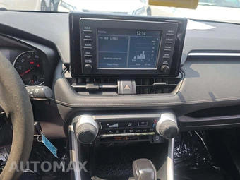 2019 Toyota RAV4 LE - miniatura 10