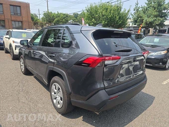 2019 Toyota RAV4 LE - miniatura 2
