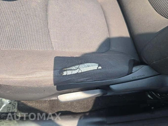 2019 Toyota RAV4 LE - miniatura 21