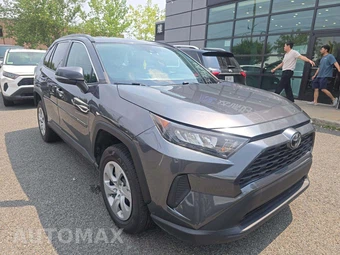 2019 Toyota RAV4 LE - miniatura 4
