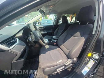 2019 Toyota RAV4 LE - miniatura 6