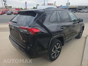 2019 Toyota RAV4 LE – miniatura 3
