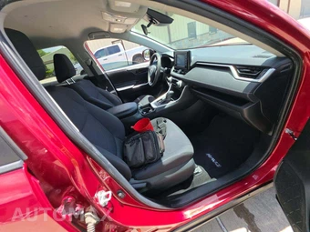2019 Toyota RAV4 LE - miniatura 15