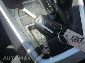 2019 Toyota RAV4 LE - miniatura 5