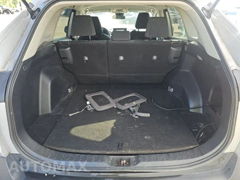 2019 Toyota RAV4 LE – miniatura 16