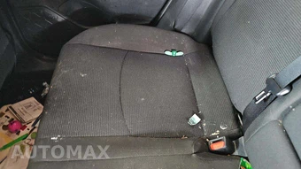 2019 Toyota RAV4 LE – miniatura 25