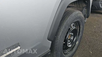 2019 Toyota RAV4 LE – miniatura 33
