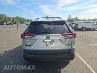 2019 Toyota RAV4 LE – miniatura 5