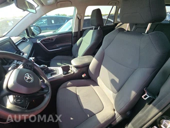 2019 Toyota RAV4 LE – miniatura 13