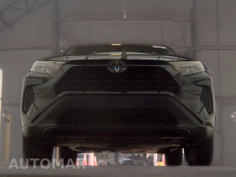 2019 Toyota RAV4 LE – miniatura 3