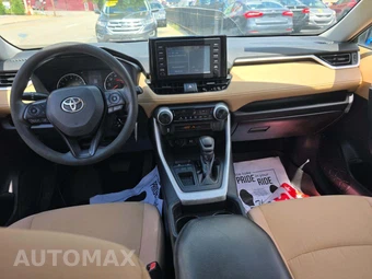 2019 Toyota RAV4 LE - miniatura 10
