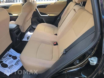 2019 Toyota RAV4 LE - miniatura 13
