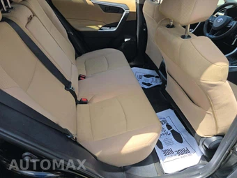 2019 Toyota RAV4 LE - miniatura 16