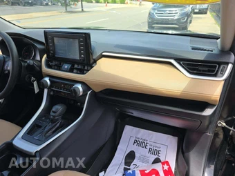 2019 Toyota RAV4 LE - miniatura 19