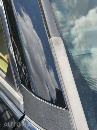 2019 Toyota RAV4 LE - miniatura 34