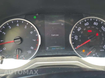 2019 Toyota RAV4 LE - miniatura 9