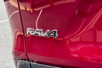 2019 Toyota RAV4 LE - miniatura 16