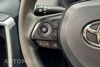 2019 Toyota RAV4 LE - miniatura 26