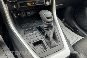 2019 Toyota RAV4 LE - miniatura 31