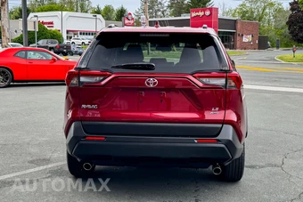2019 Toyota RAV4 LE - miniatura 5