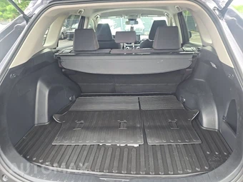 2019 Toyota RAV4 LE - miniatura 16