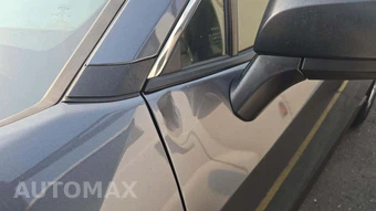 2019 Toyota RAV4 LE - miniatura 27