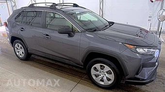 2019 Toyota RAV4 LE - miniatura 3