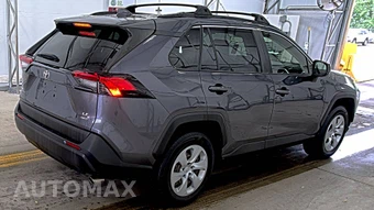 2019 Toyota RAV4 LE - miniatura 4