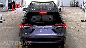 2019 Toyota RAV4 LE - miniatura 5