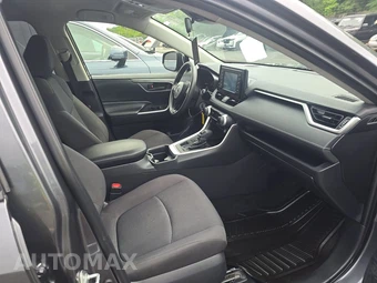 2019 Toyota RAV4 LE - miniatura 8